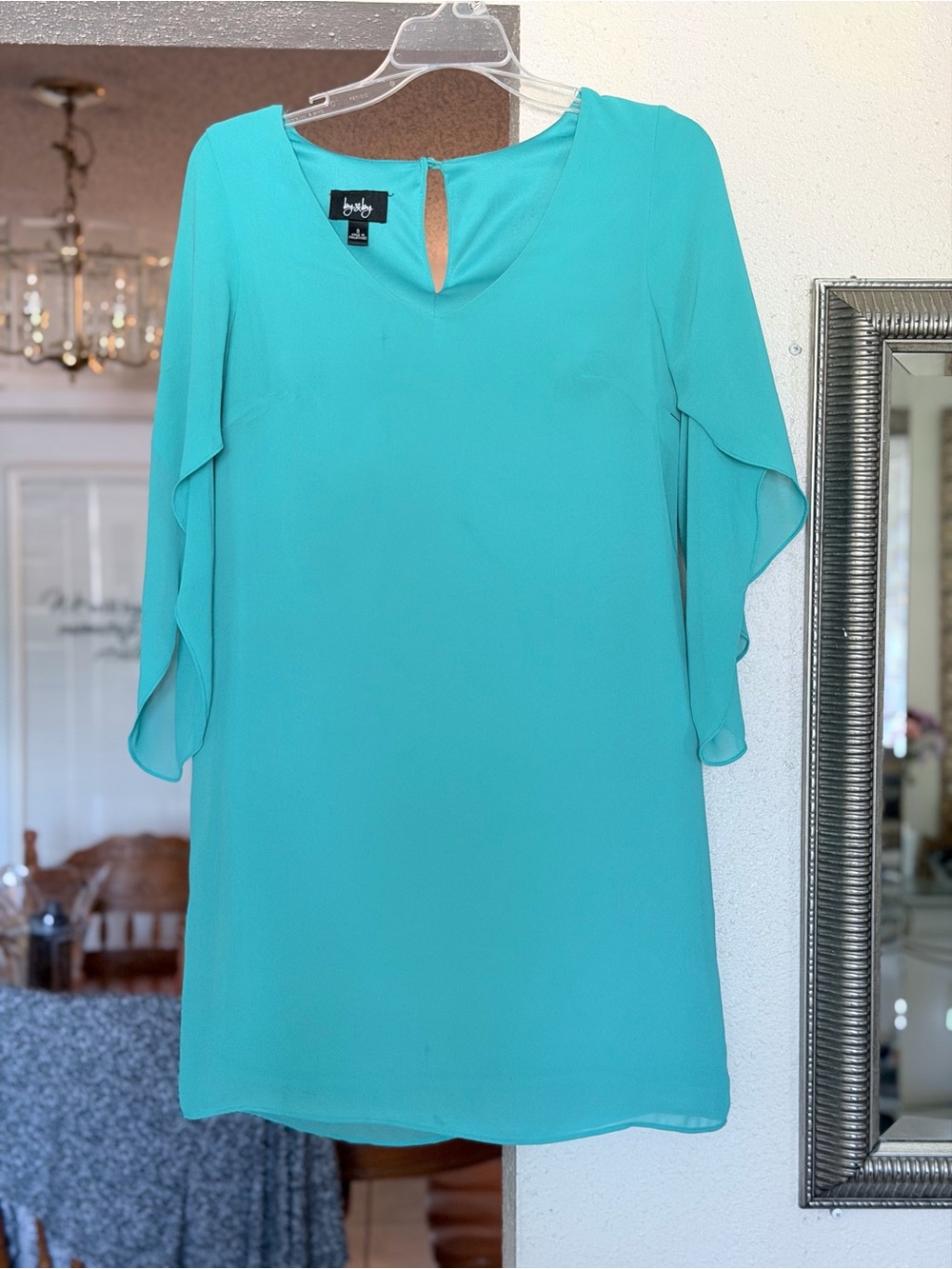 Bobeau Turquoise V-Neck Shift Dress with Tag Detail